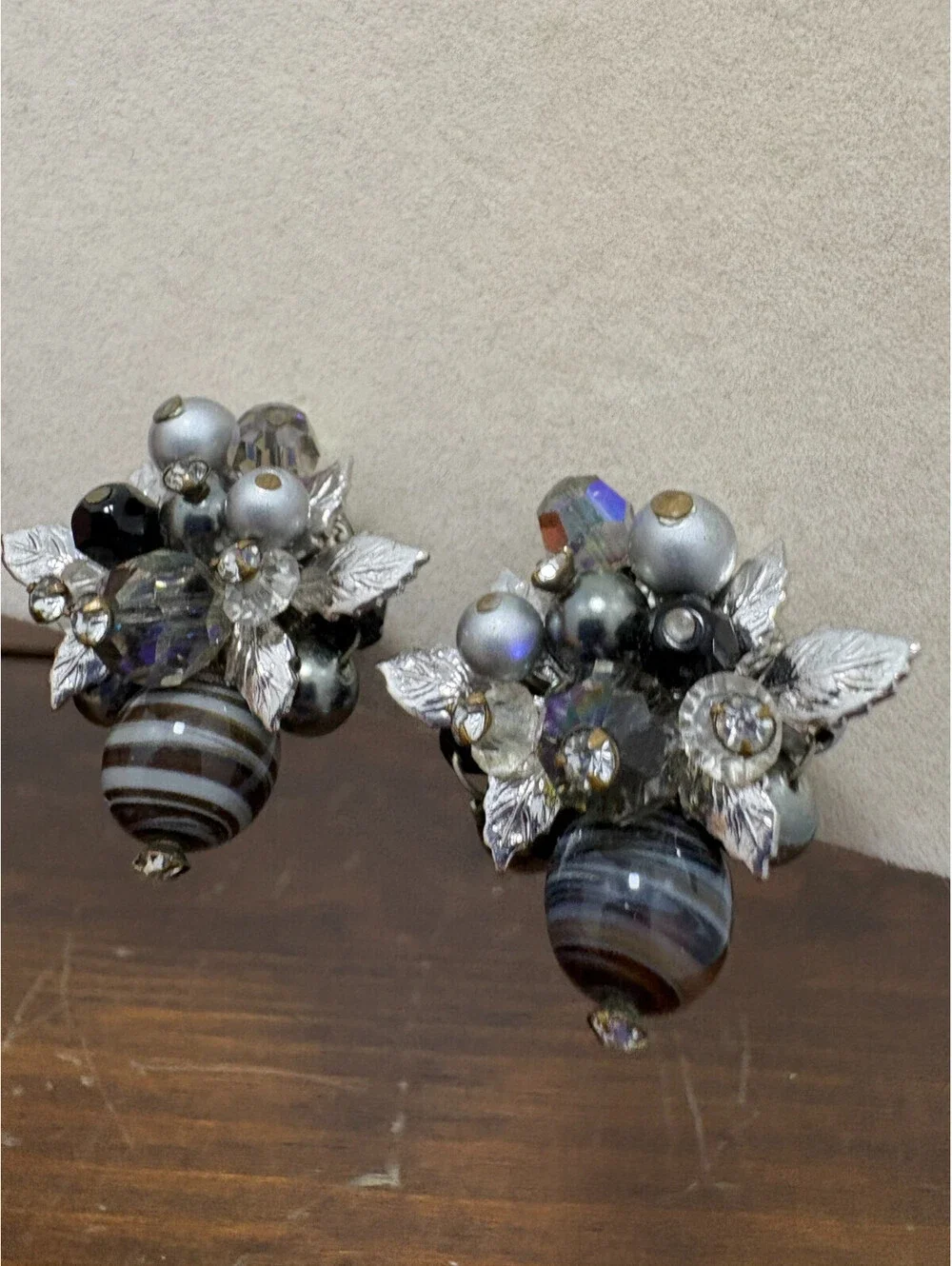 Vintage Vendome Black Silver Glass Silver Leaf Cluster Screw Back Clip Earrings